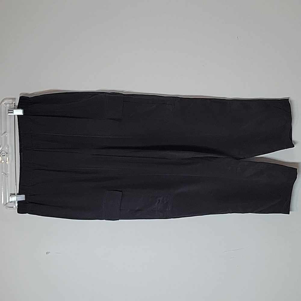 Theory Utility Cargo Pant in Sandwashed Silk black pull on